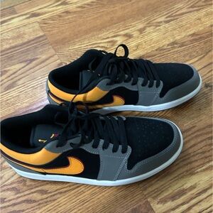 Nike Men's Black, Orange, and Gray Sneakers